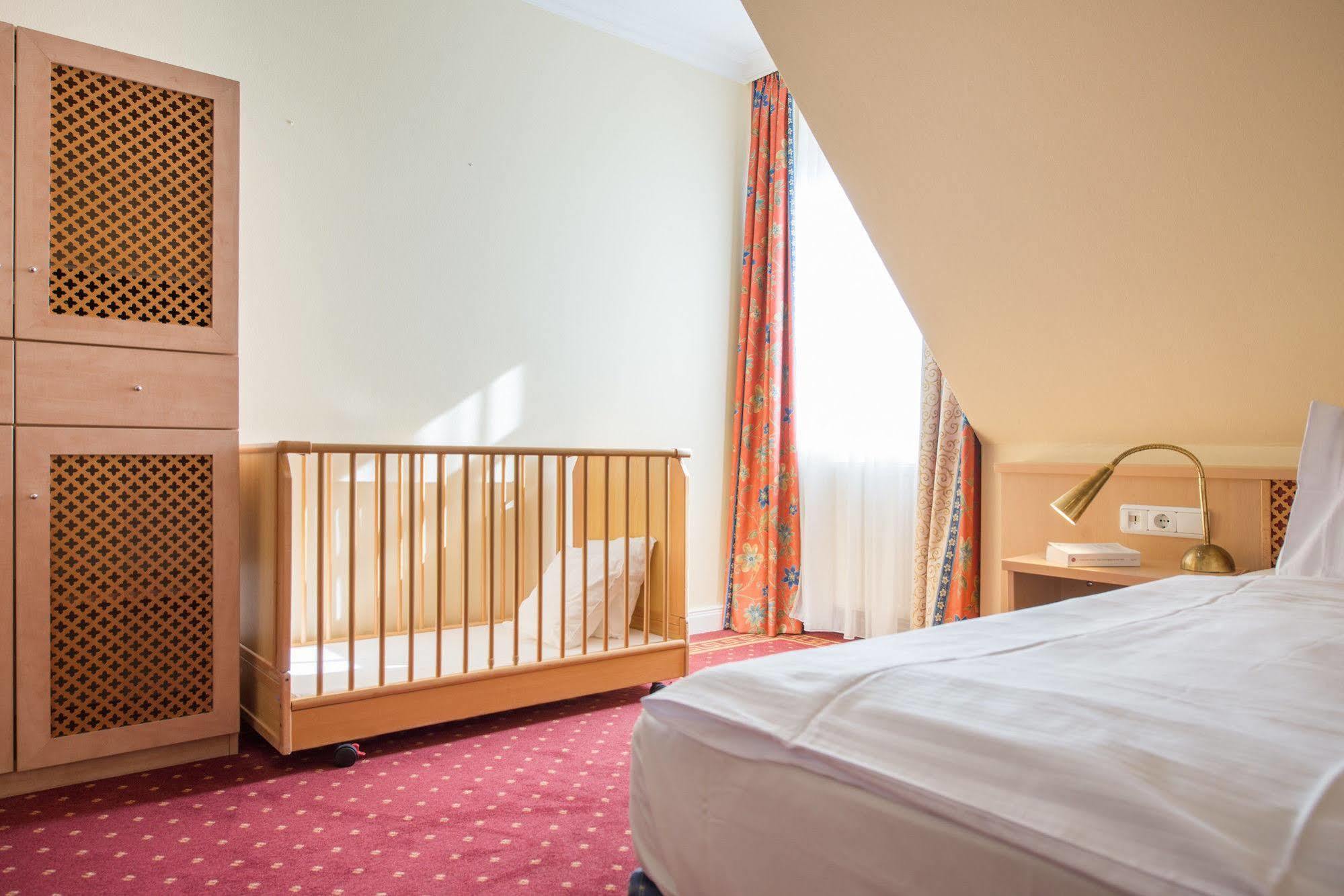 Aparthotel Kuehlungsborn, Villa Am Konzertgarten エクステリア 写真