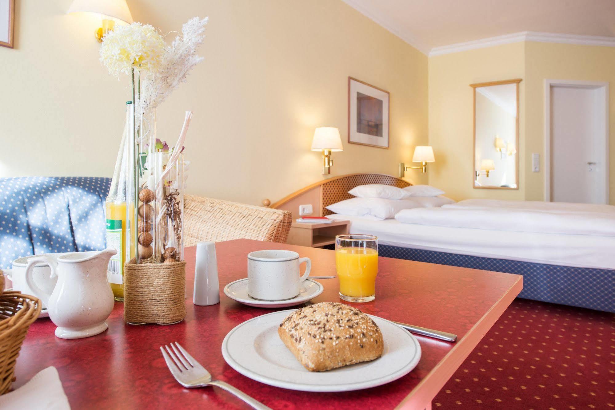 Aparthotel Kuehlungsborn, Villa Am Konzertgarten エクステリア 写真