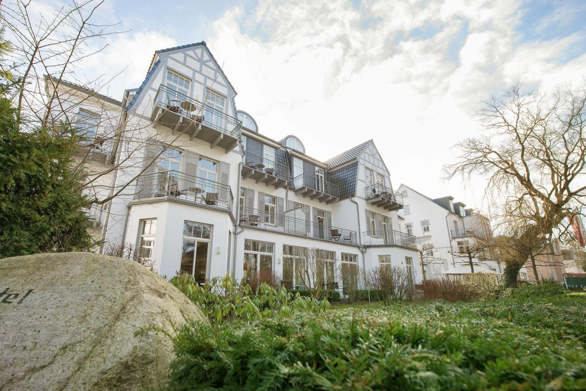 Aparthotel Kuehlungsborn, Villa Am Konzertgarten エクステリア 写真
